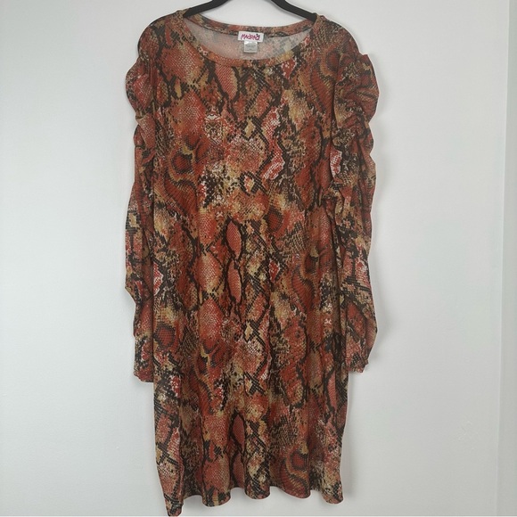 Madrag Women’s Sheer Top Plus Size 3x Red Snake Skin Ruched Sleeves Going Out - Picture 1 of 6